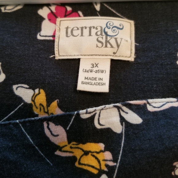 Terra & Sky women's blouse - Picture 2 of 3